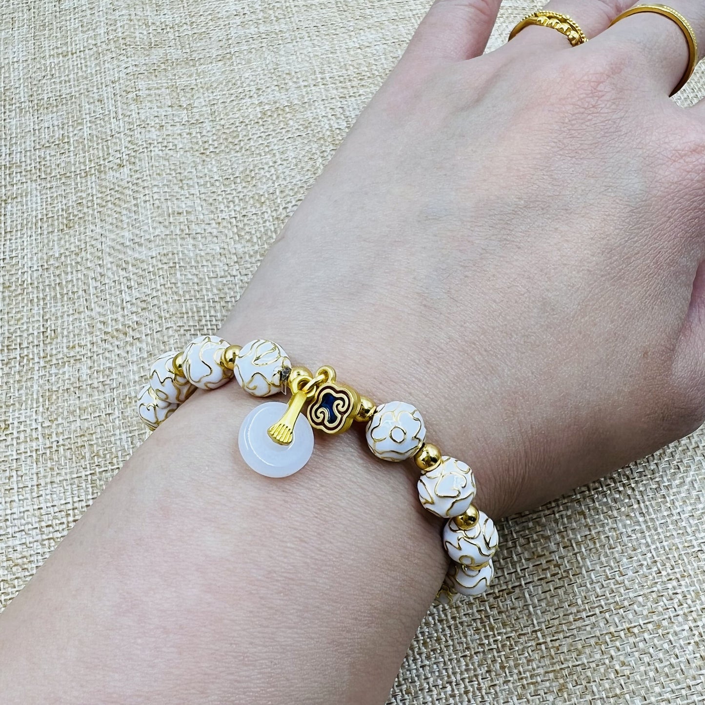 8mm Abundant White Blossoms Blooming