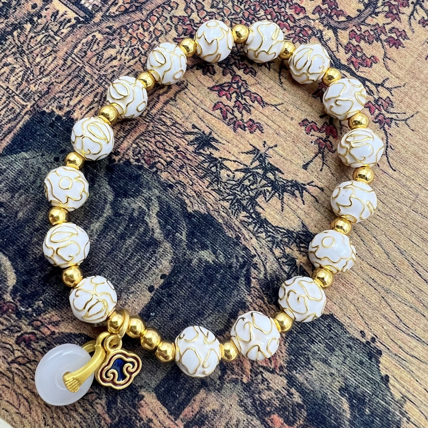 8mm Abundant White Blossoms Blooming