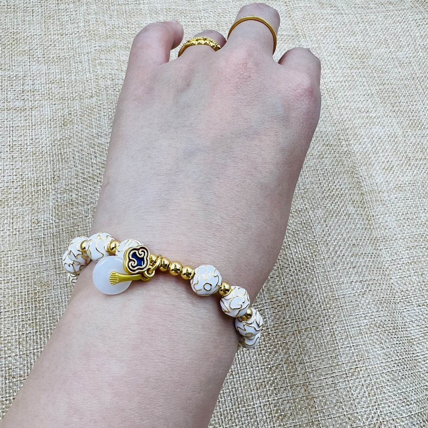 8mm Abundant White Blossoms Blooming